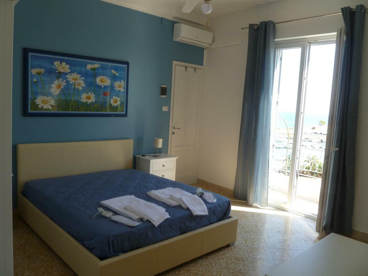 Casa Michela, Sea-View Apartments Trabia Buitenkant foto